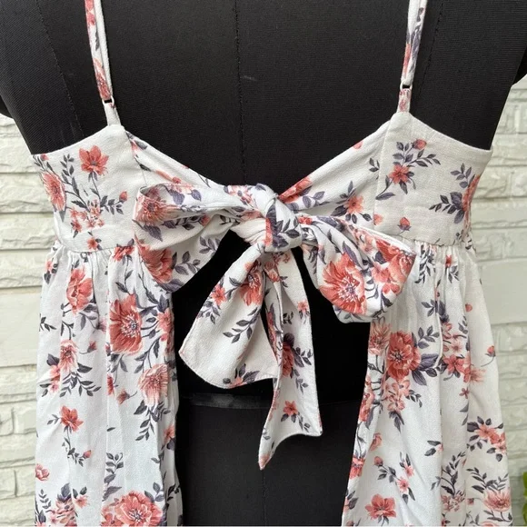 SOLD ❌ Floral Tie Up Top - Picture 6 of 7